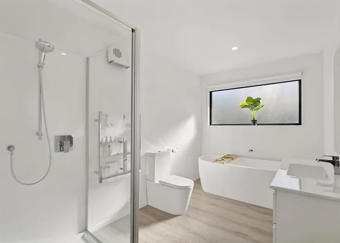 Northlake Hideaway *